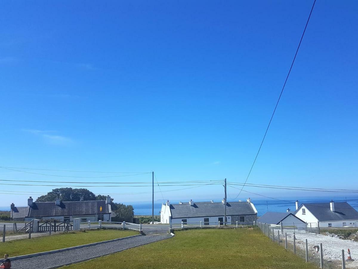 Wild Atlantic Way Cottage Dooagh エクステリア 写真