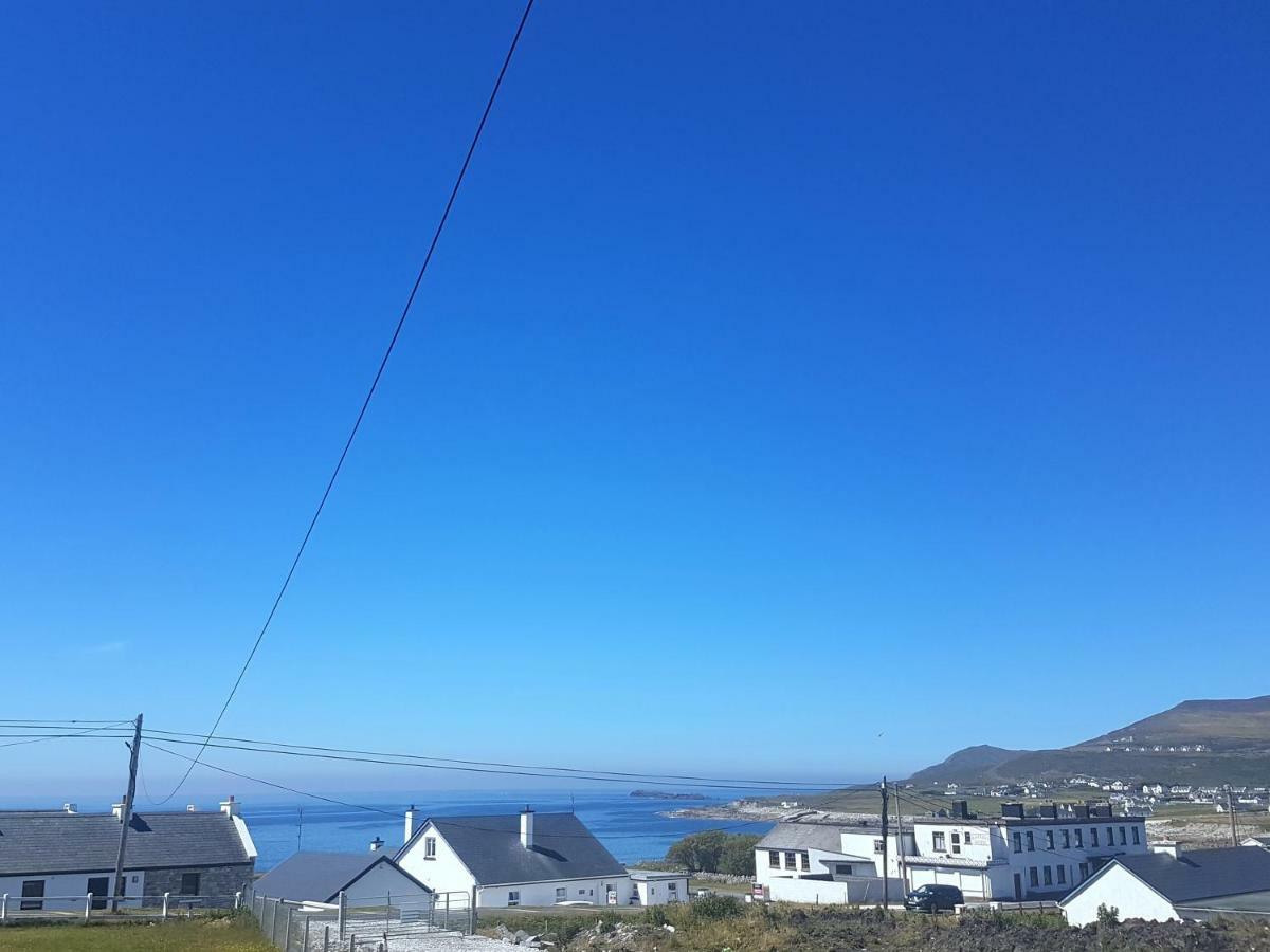Wild Atlantic Way Cottage Dooagh エクステリア 写真